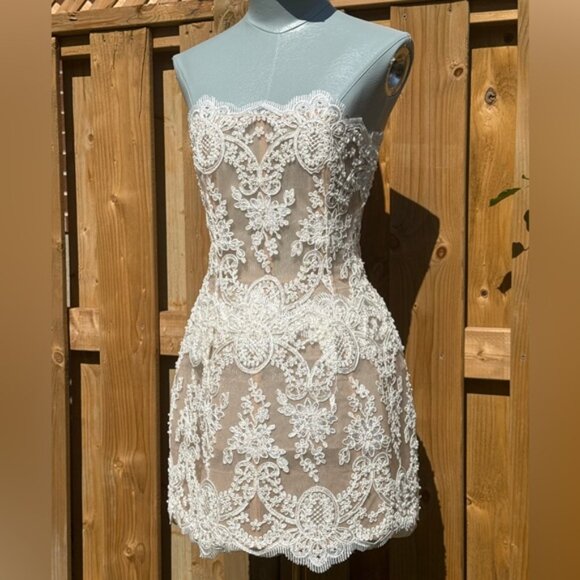 🆕 BRONX & BANCO 🧿 NWOT Maraya Blanc Lace Mini Dress, Sz S US 4 - Picture 3 of 16